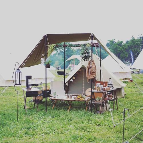 休闲惬意的帐篷露营图片