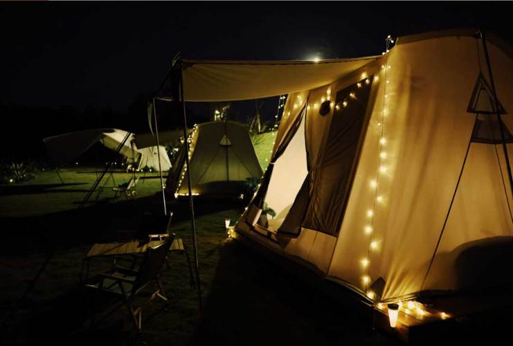 休闲帐篷夜景图片真实高清的相关图片